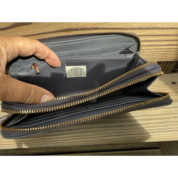 A NEW DAY GREY DOUBLE ZIP AROUND PEBBLE FAUX LEATHER WALLET WRISTLET - Picture 5 of 9